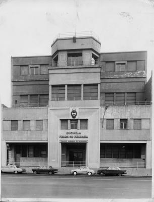 Frente de la escuela-museo