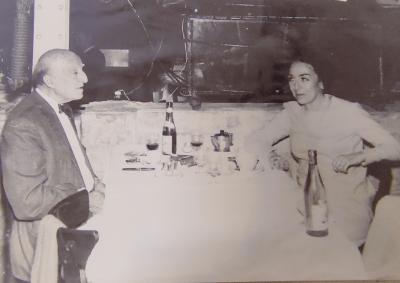 Quinquela Martín y Julia Prilutzky Farny en El Pescadito