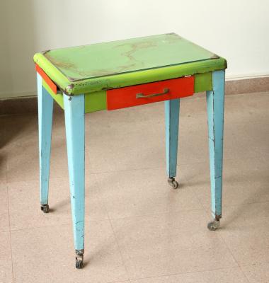 Mesa para máquina de escribir (A y B)